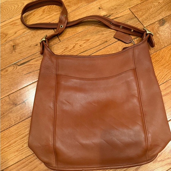 Vintage Coach 9060 Slim Duffle Sac in British Tan - Picture 2 of 8